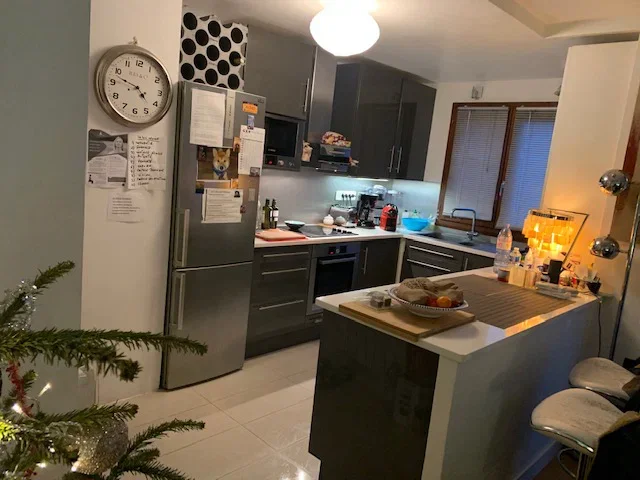Room Rue Gallieni in Boulogne-Billancourt
