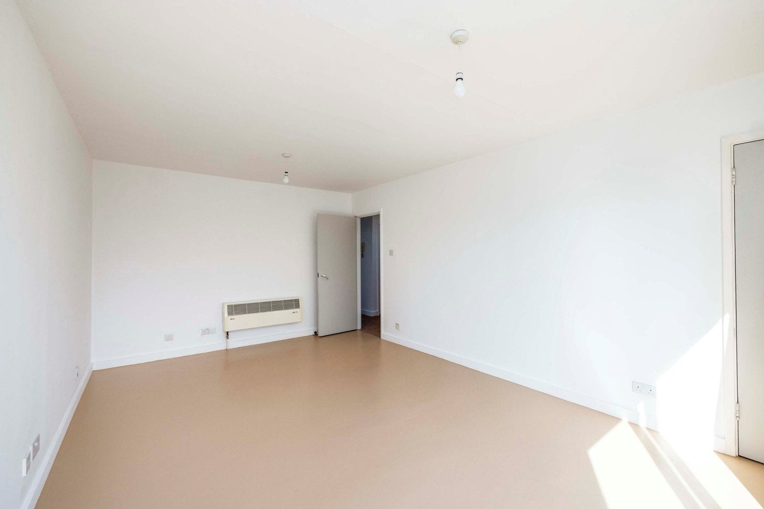 Flat Kennington Lane in Greater London