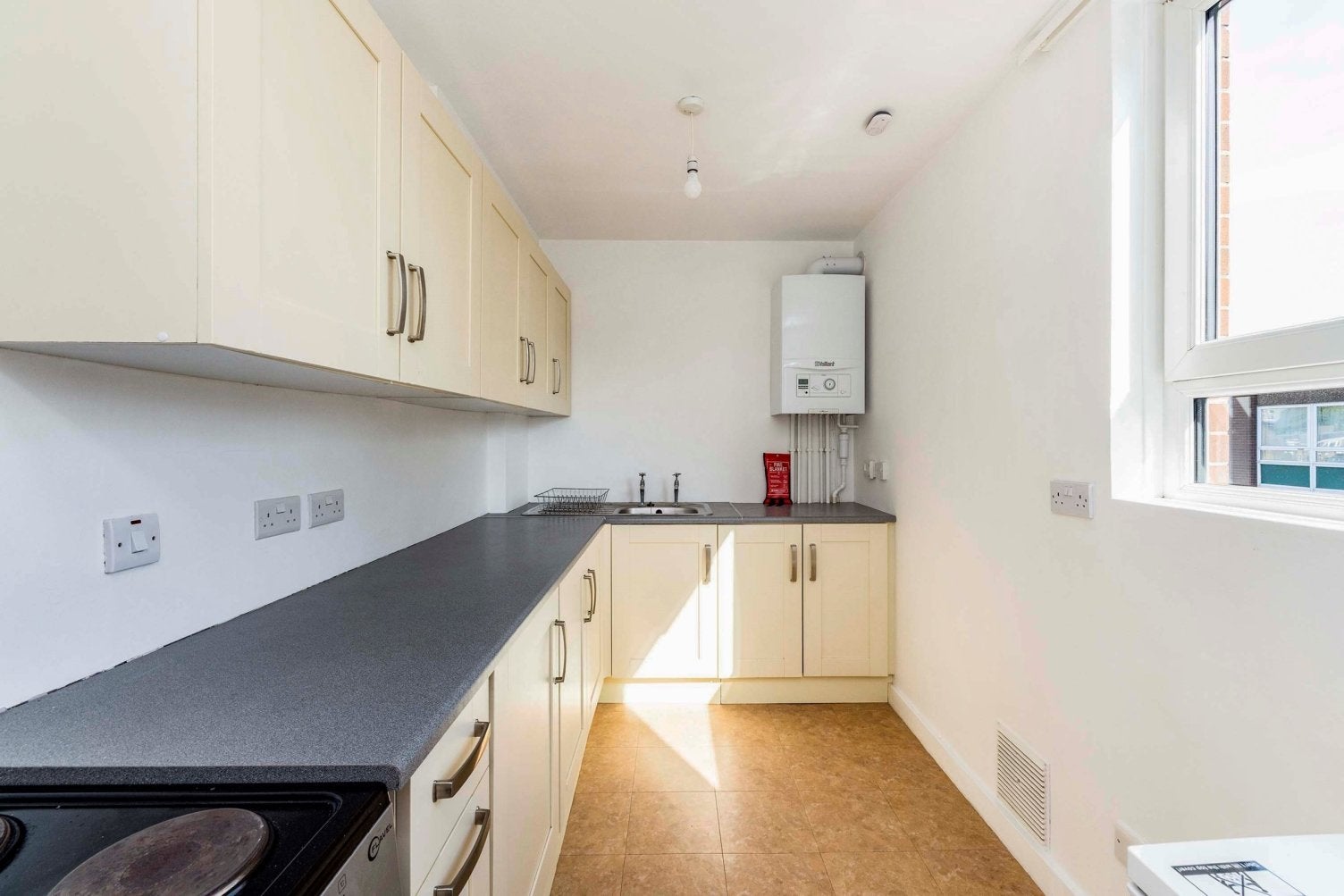 Flat Kennington Lane in Greater London