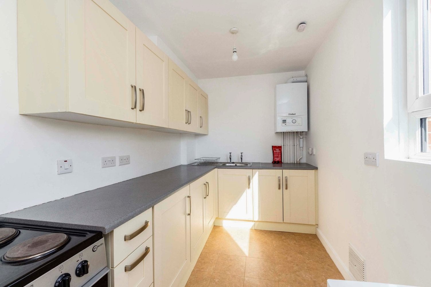Flat Kennington Lane in Greater London
