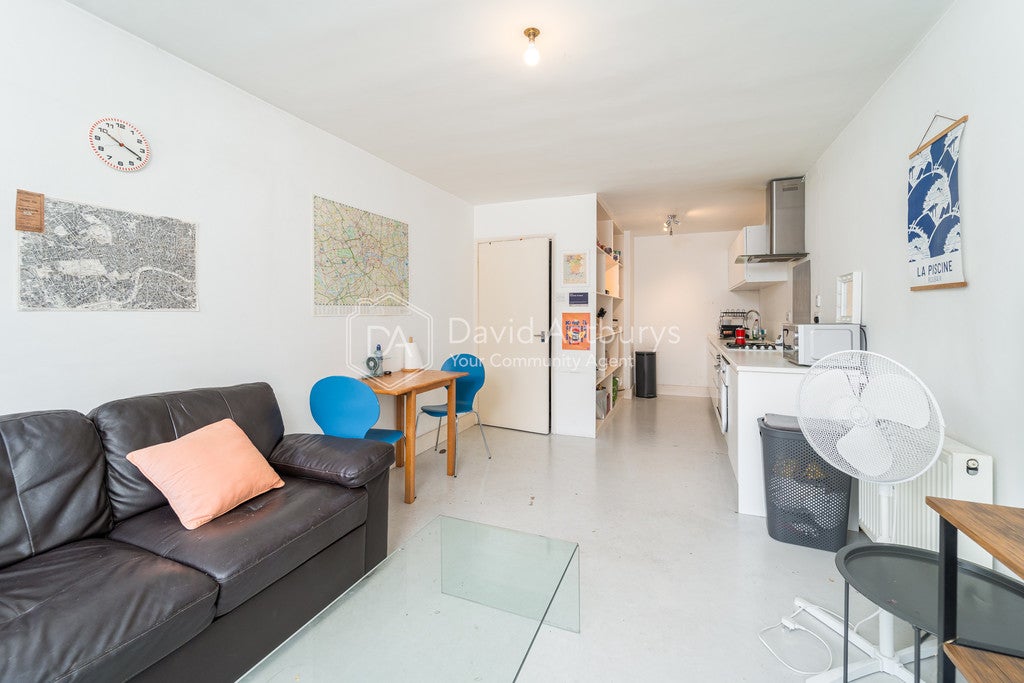 Flat Elia Mews in Greater London
