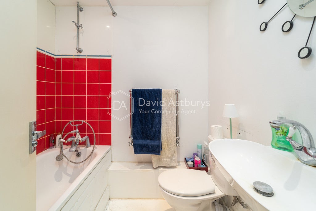 Flat Elia Mews in Greater London