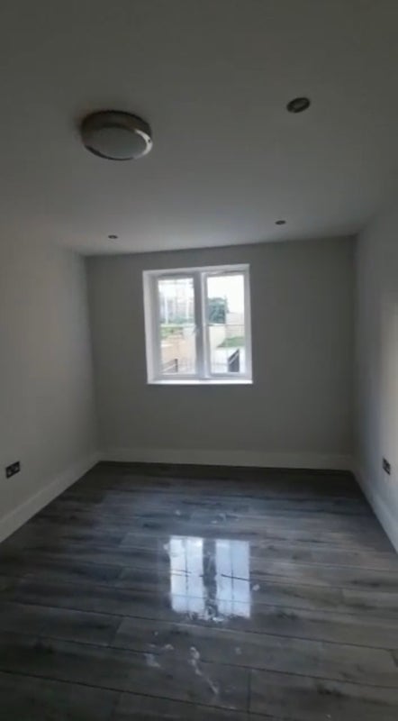 Room Purley Hill in Greater London