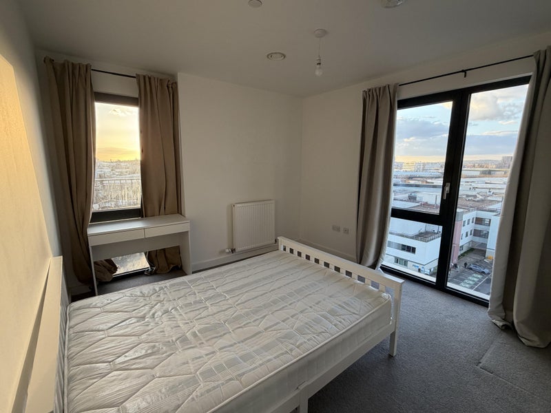 Room Acton Lane in Greater London