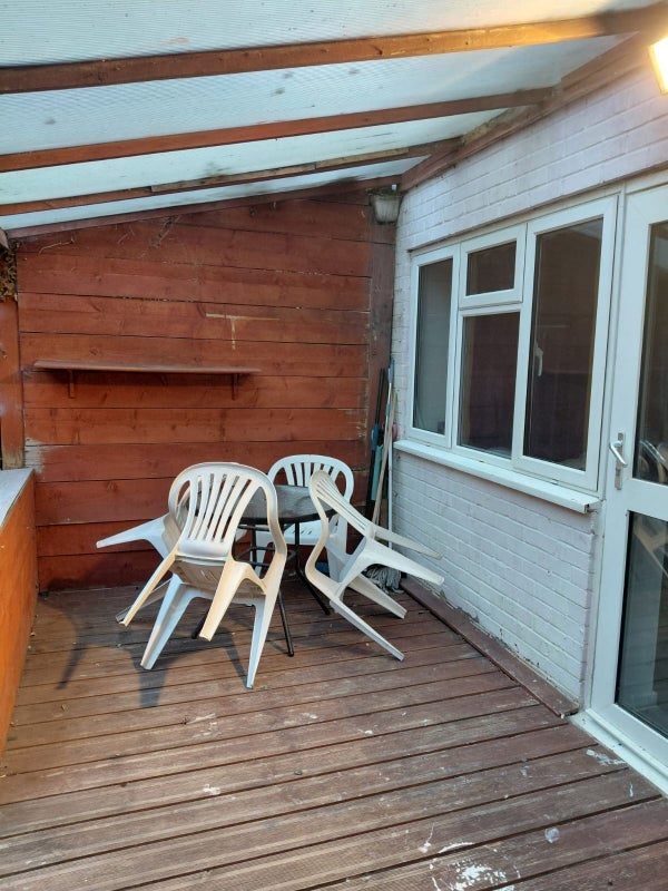 Room Oakfield Road in Greater London
