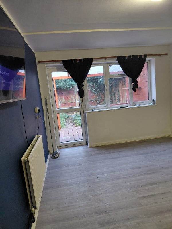Room Oakfield Road in Greater London