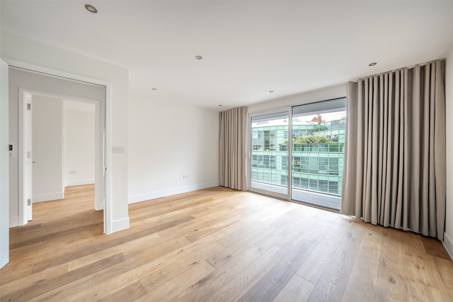 Flat Jamestown Road in London