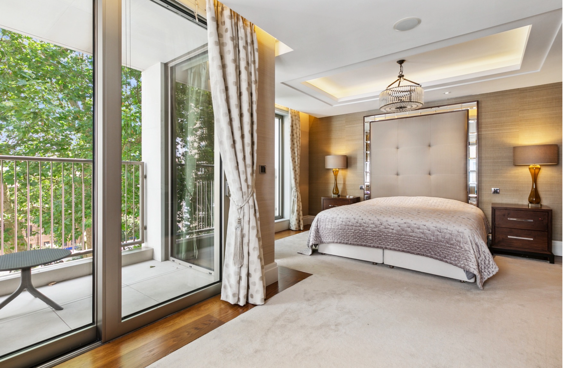 Flat Ebury Square in City of Westminster