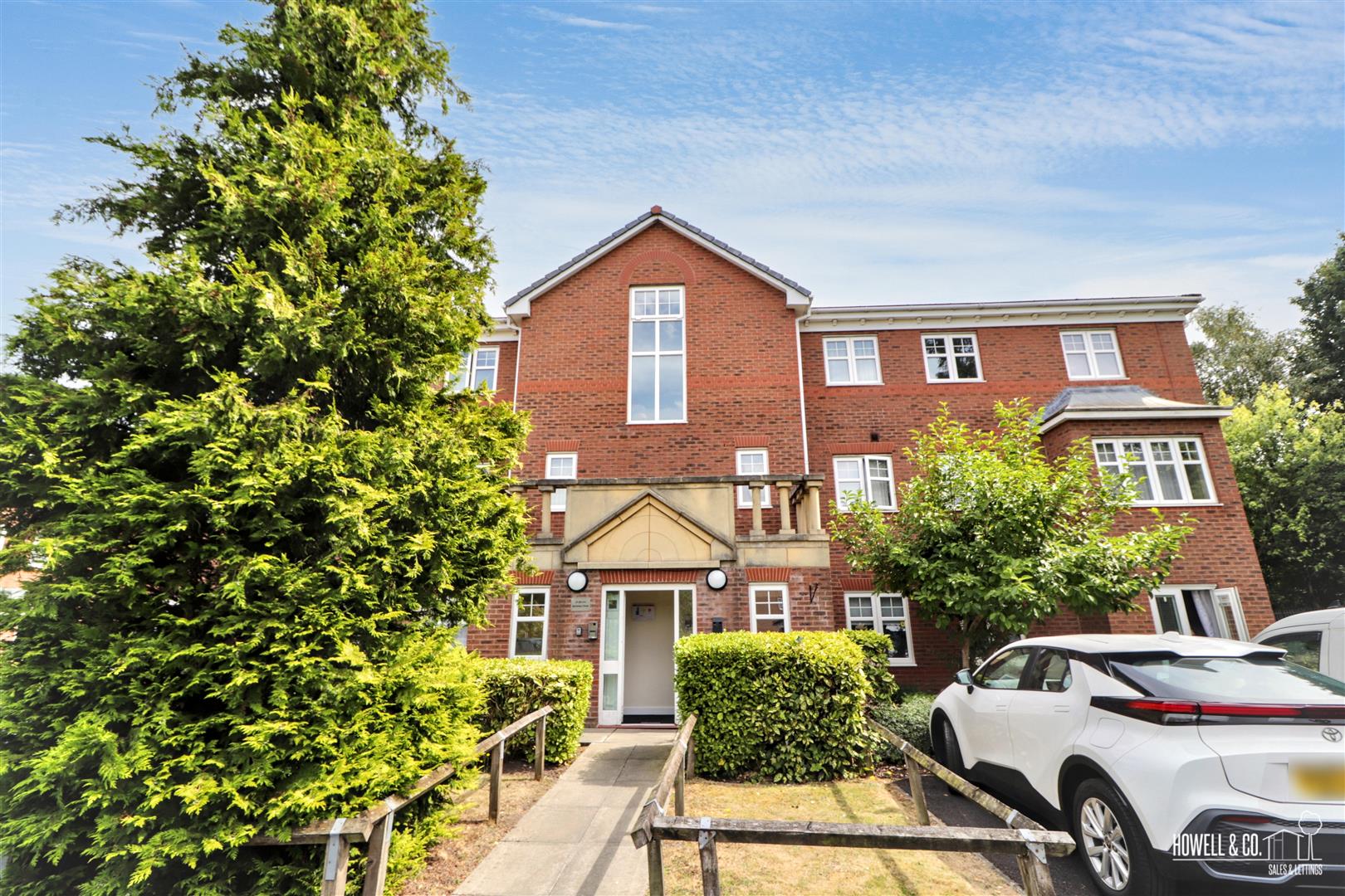 Flat Berkeley Close in Warrington