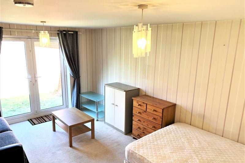 Room Brand Road in Rugby