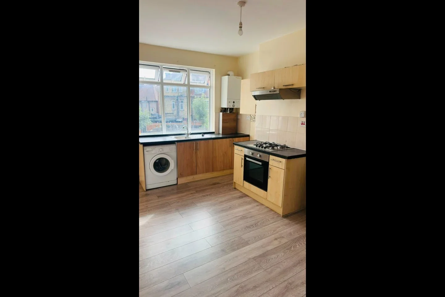 Flat Becontree Avenue in Greater London