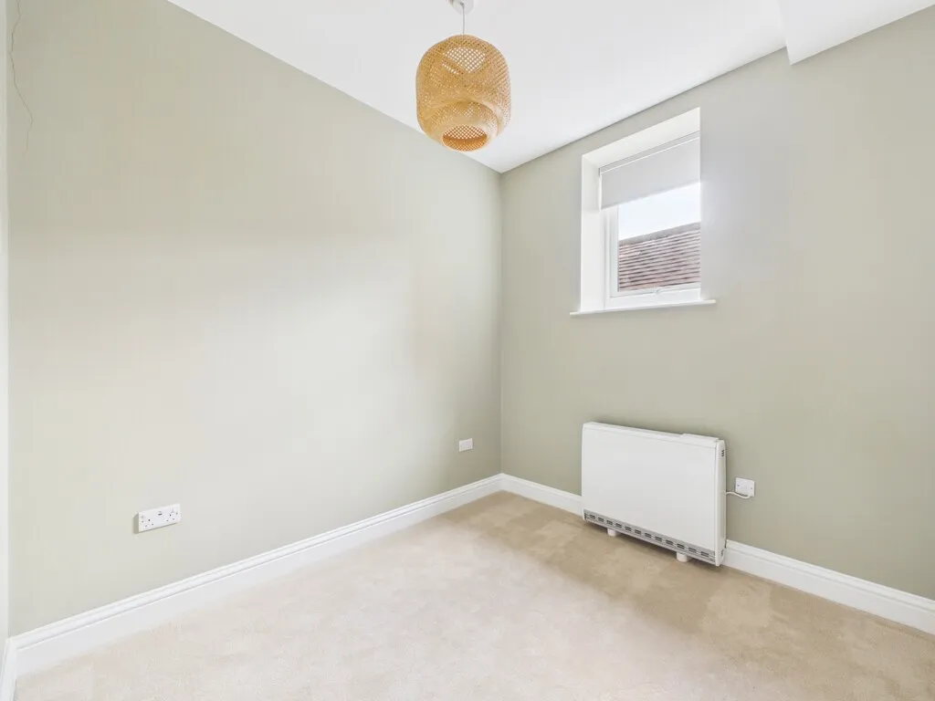 Flat Denne Road in Horsham