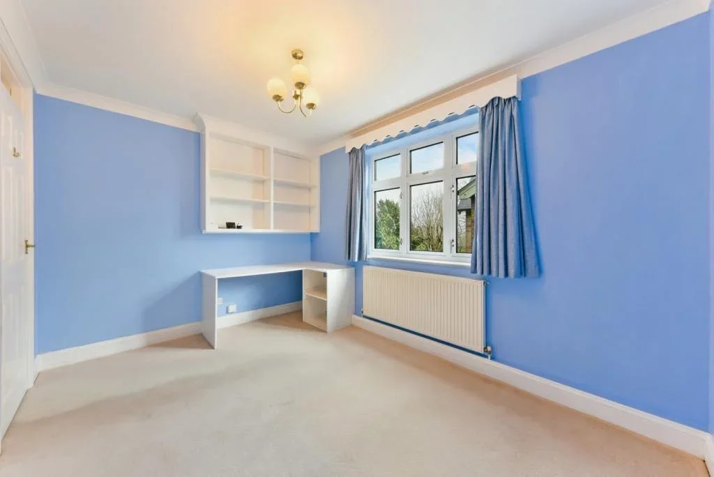 Flat The Downs in Greater London