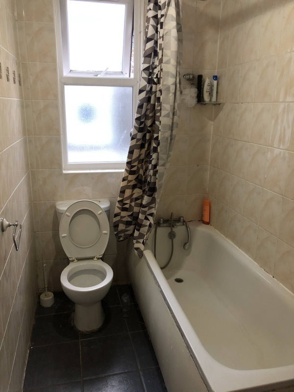 Room Belmont Road in Greater London