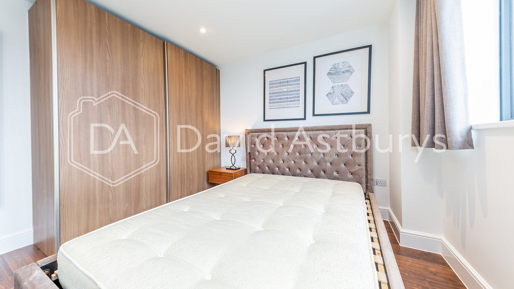 Flat Swiss Terrace in Greater London