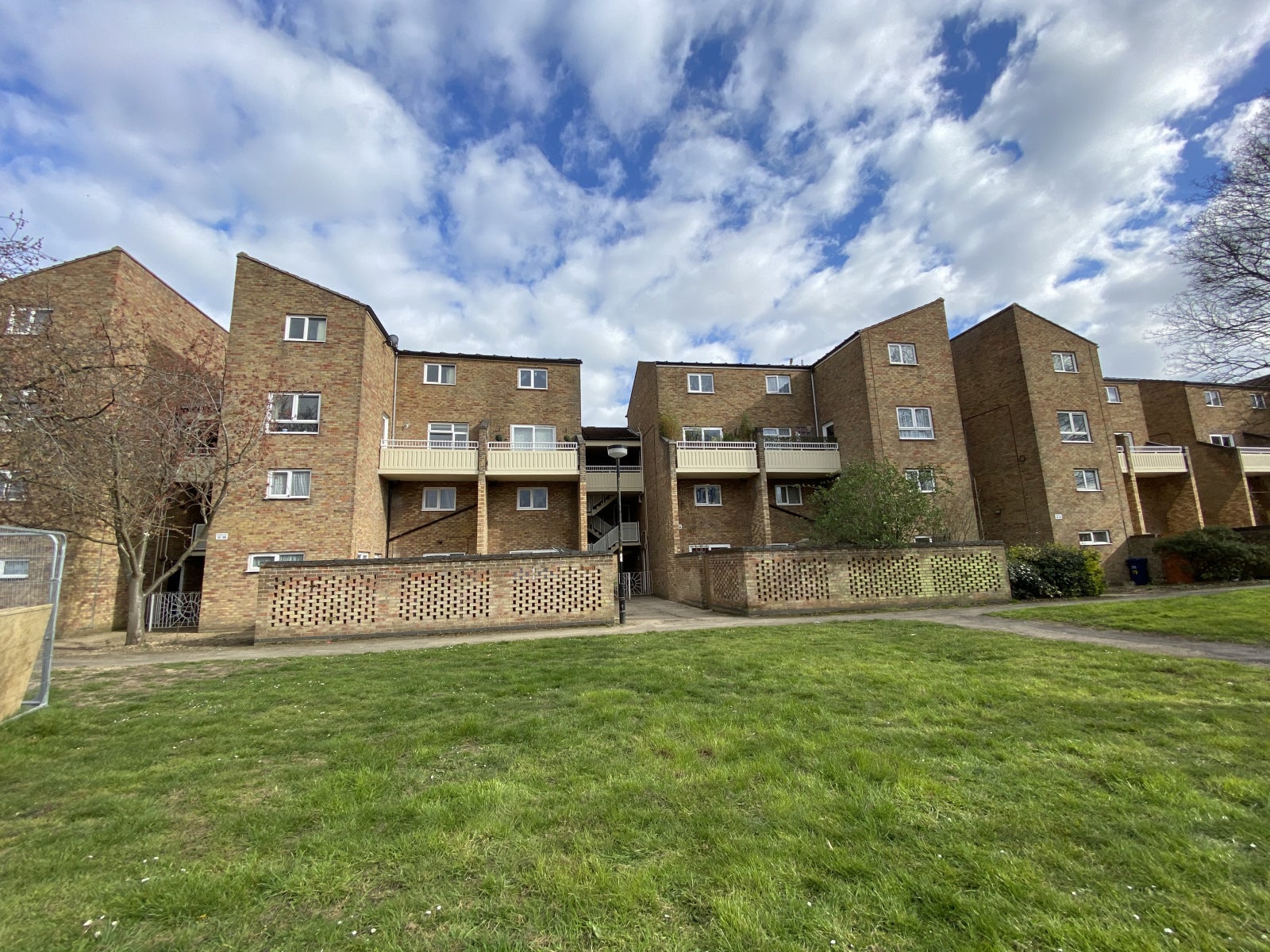 Flat Albemarle Way in Cambridge