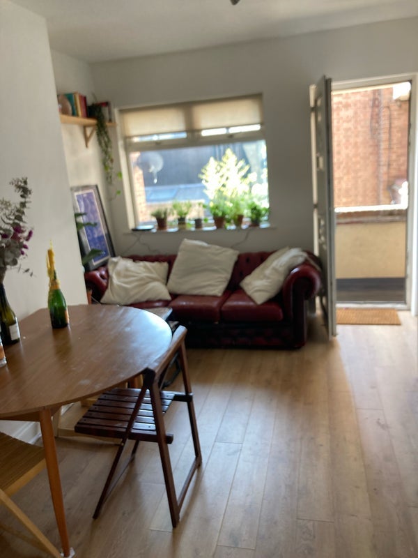 Flat Colworth Road in Greater London
