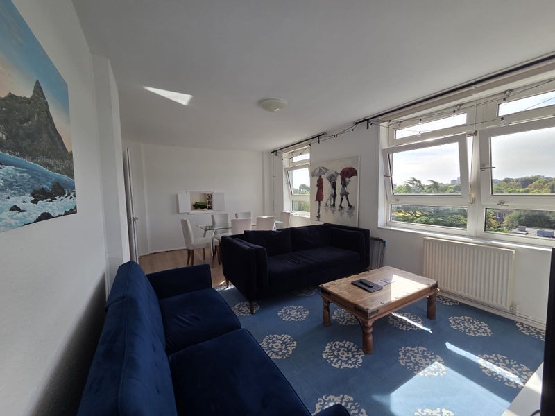 Room Askill Drive in Greater London