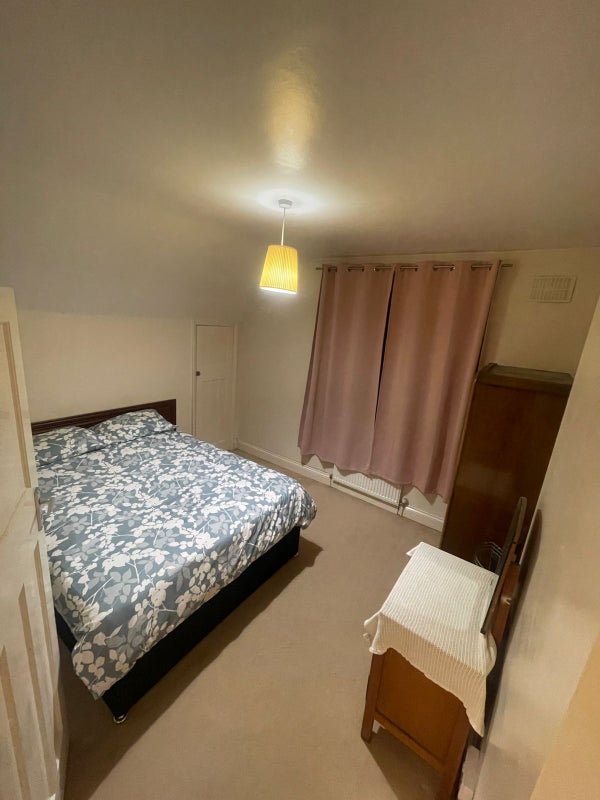 Room Oregon Square in Greater London