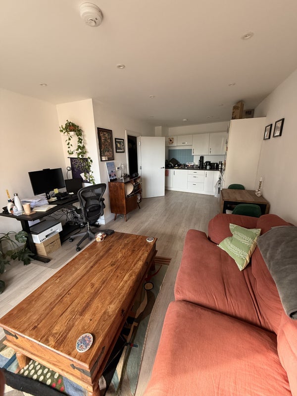 Flat Sutherland Road in Greater London