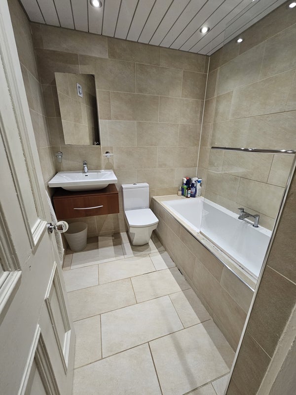 Room Banavie Road in Glasgow