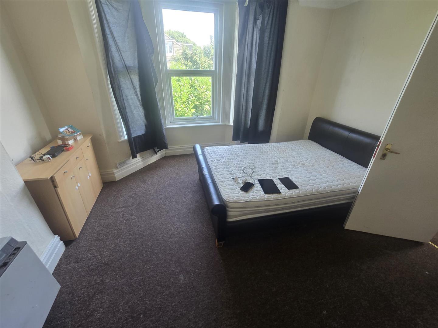 Flat Walpole Road in Bournemouth