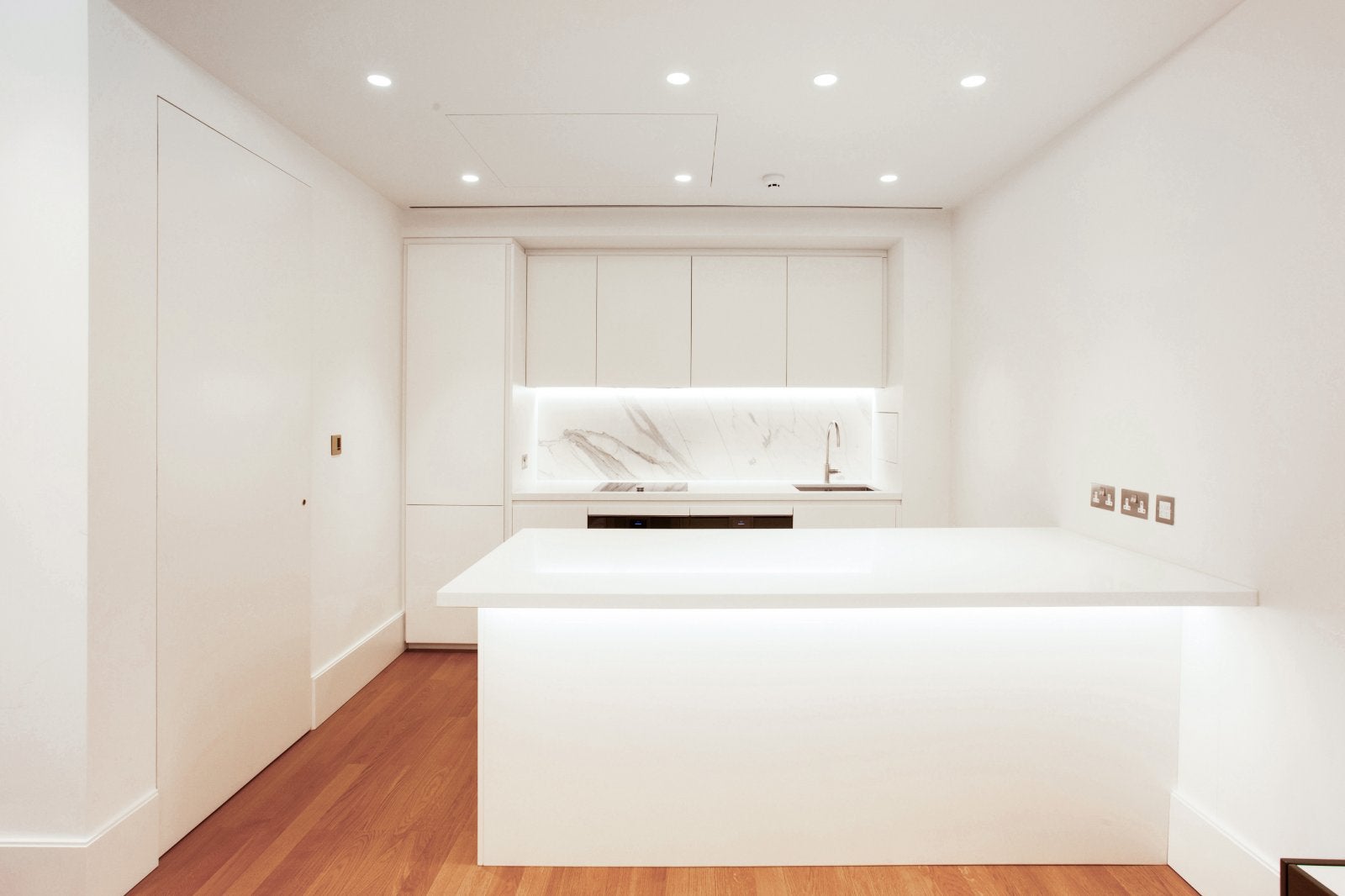 Flat Lancer Square in Greater London
