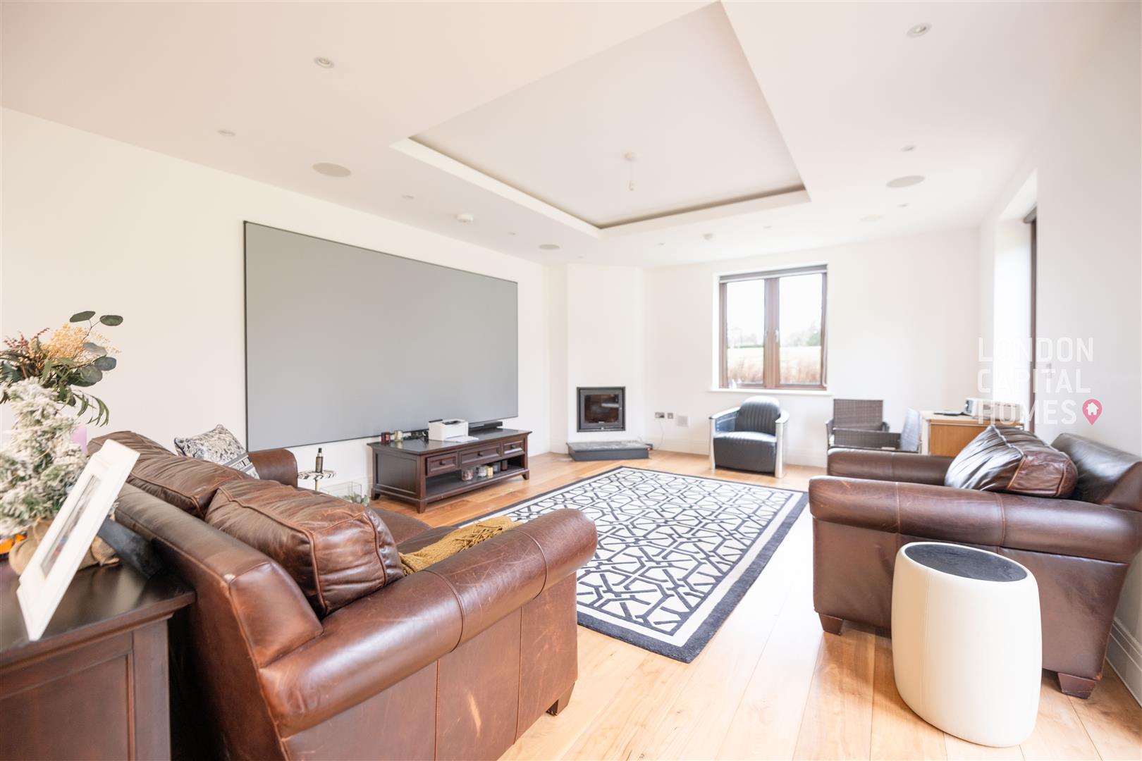 House Mansion House Drive in Greater London