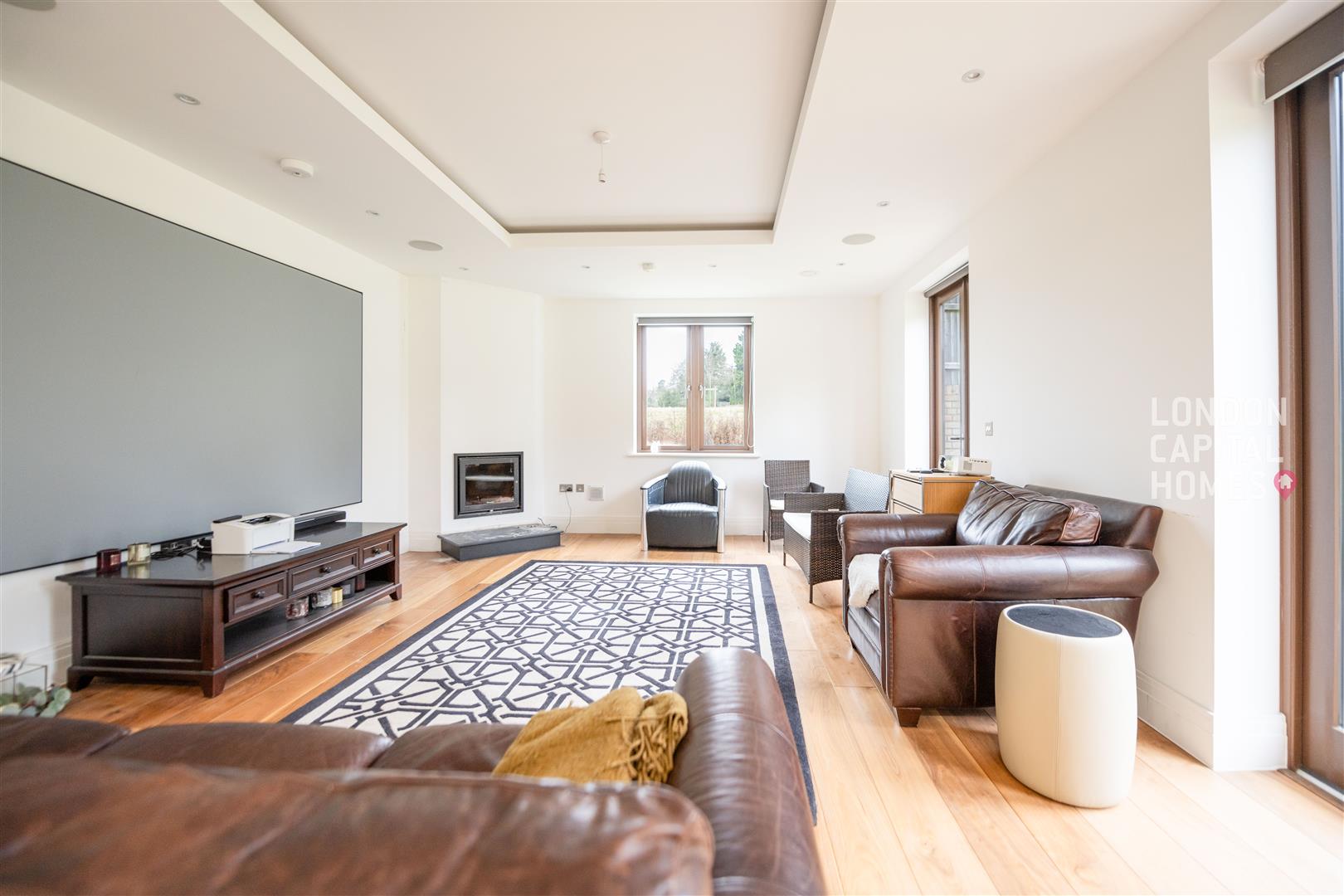 House Mansion House Drive in Greater London