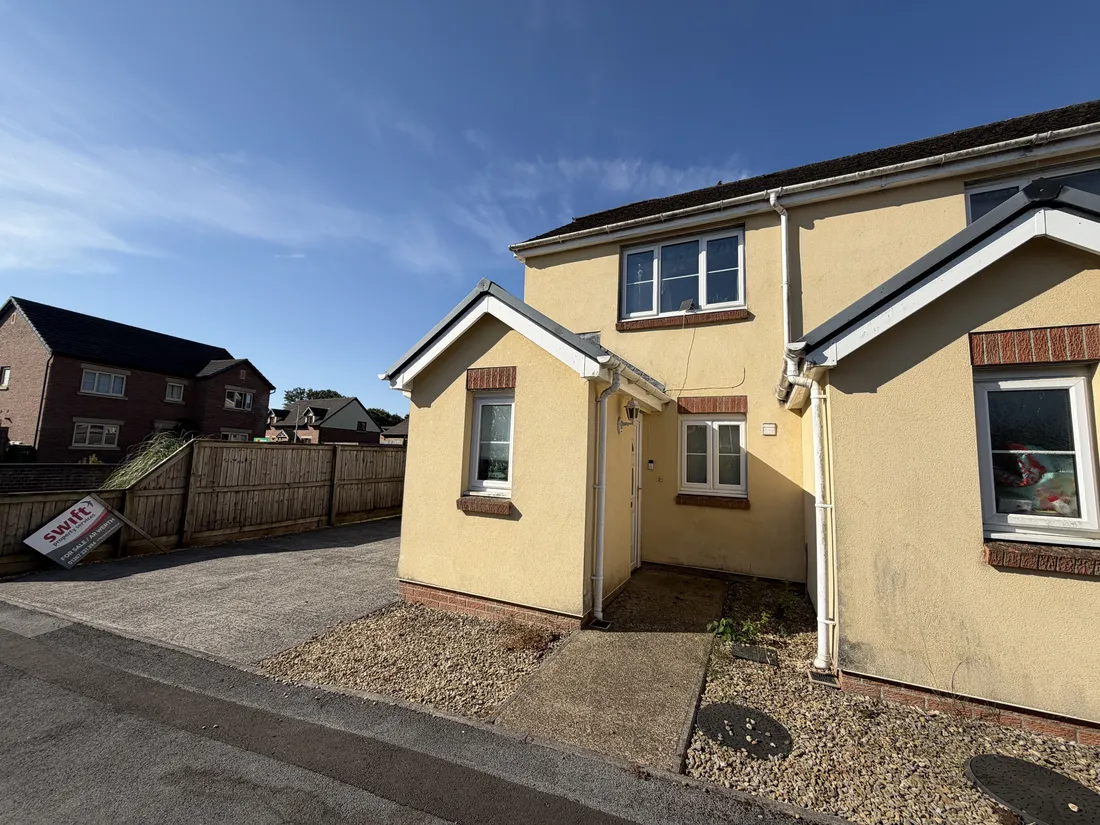 House Fforestfach in Pantyffynnon