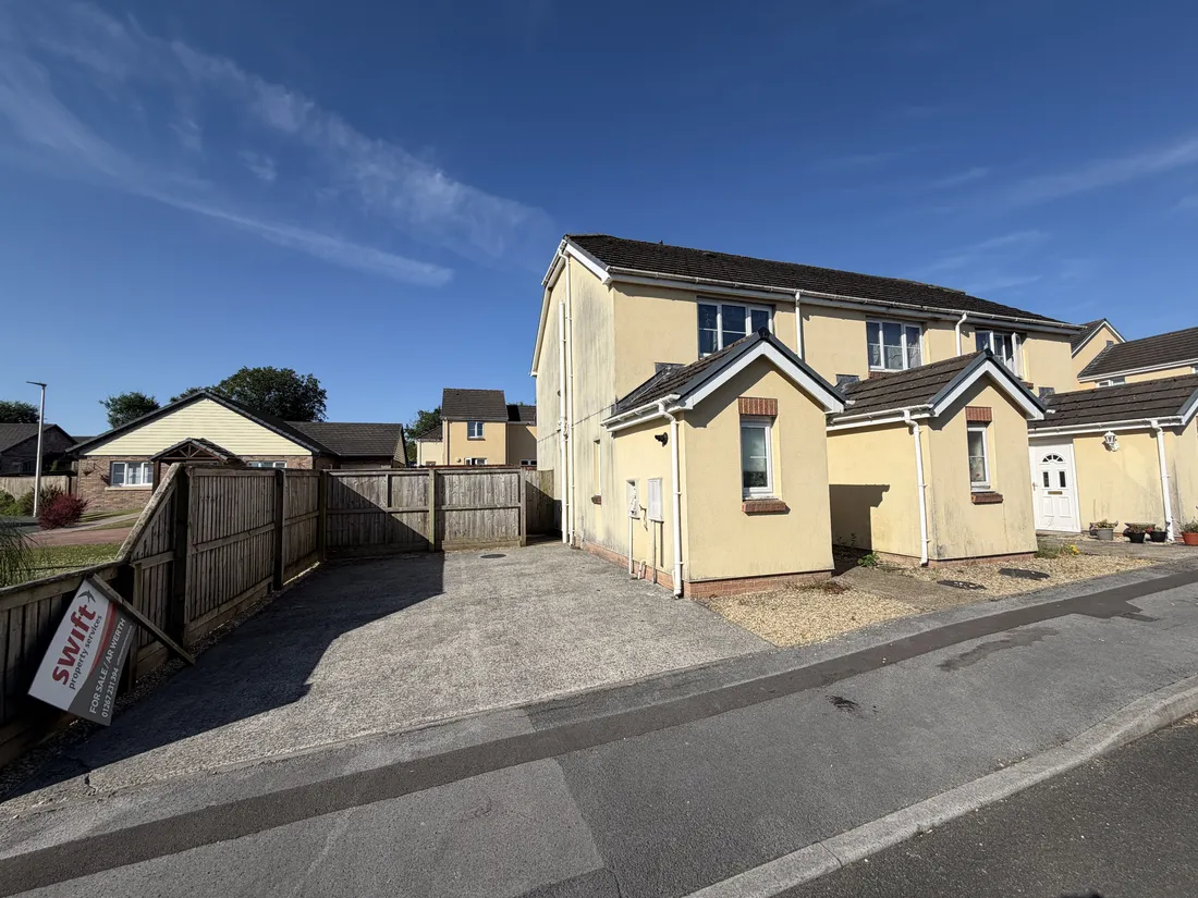House Fforestfach in Pantyffynnon