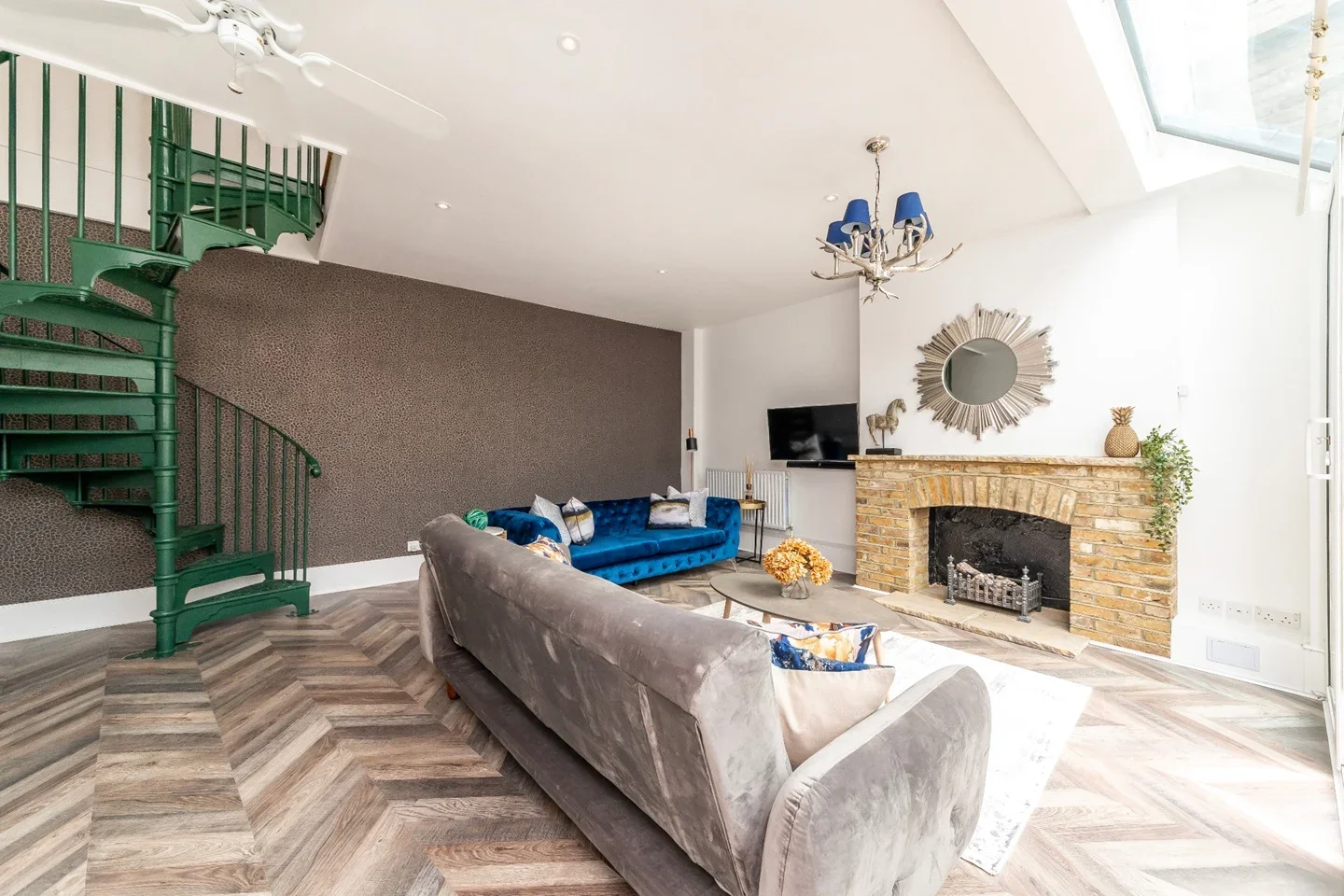 House Kramer Mews in Greater London