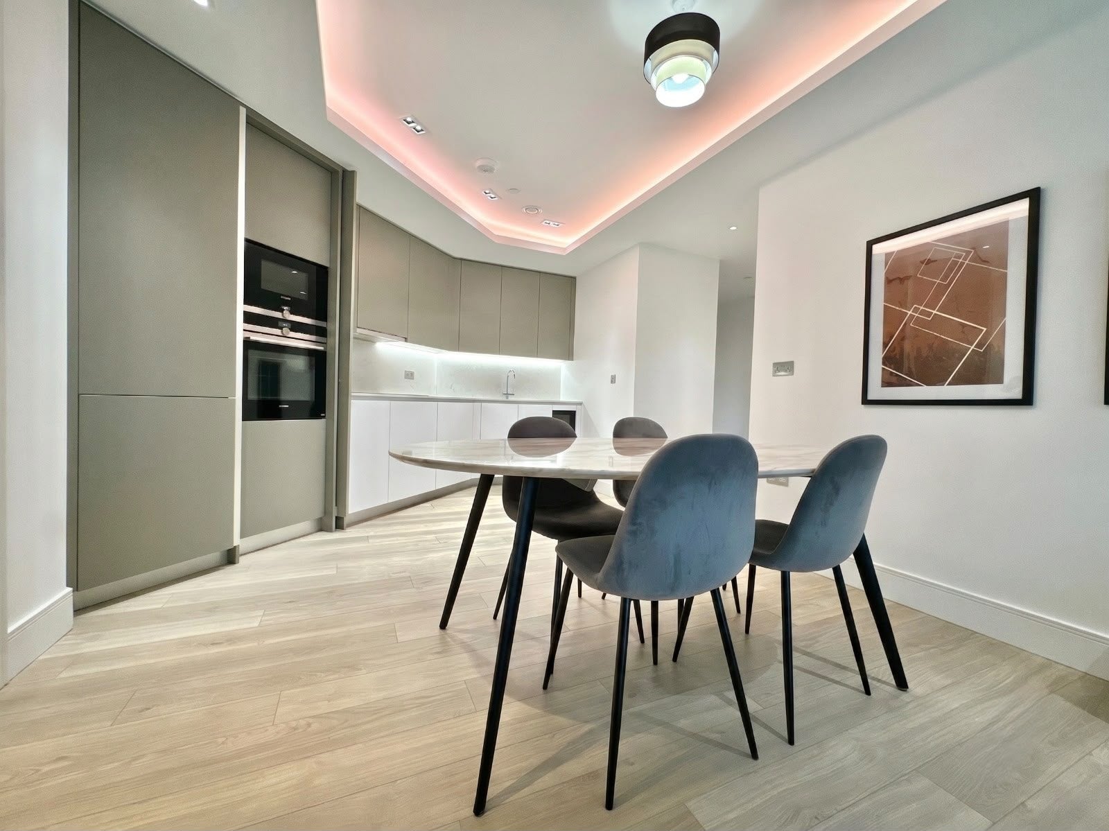Flat City Road in London