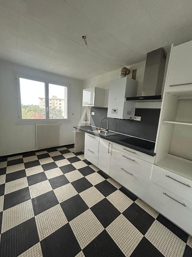 Appartement Rue Pierre Yvernogeau à Nantes