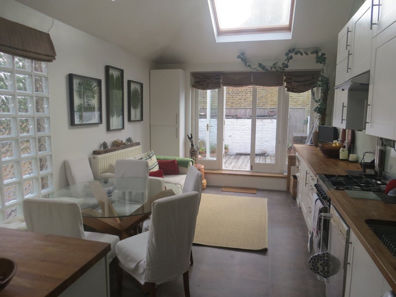 Room Thackeray Road in Greater London
