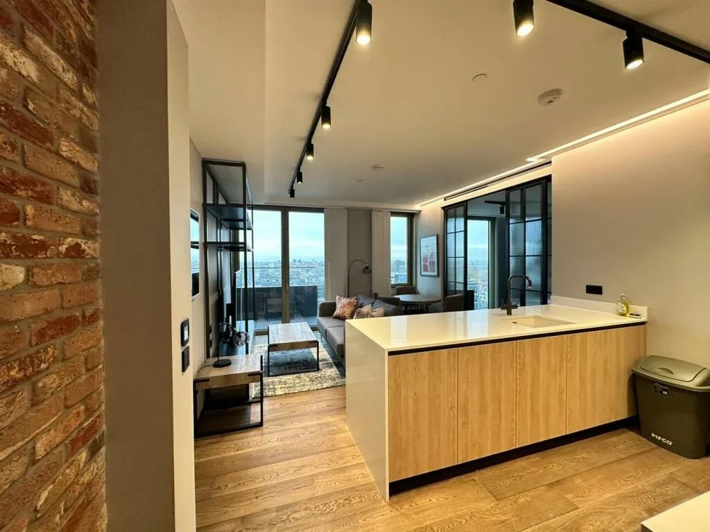 Flat Hewett Street in Greater London