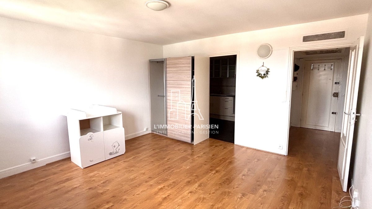 Flat Place des 24 Arpents in Neuilly-sur-Marne