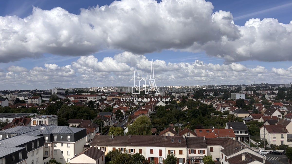 Flat Place des 24 Arpents in Neuilly-sur-Marne