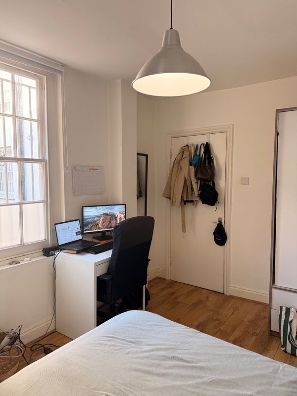 Room Essex Road in Greater London