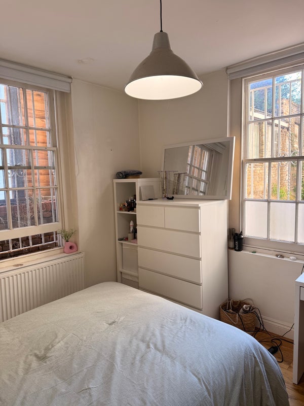Room Essex Road in Greater London