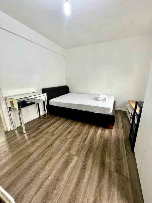 Flat Bethnal Green Road in Greater London