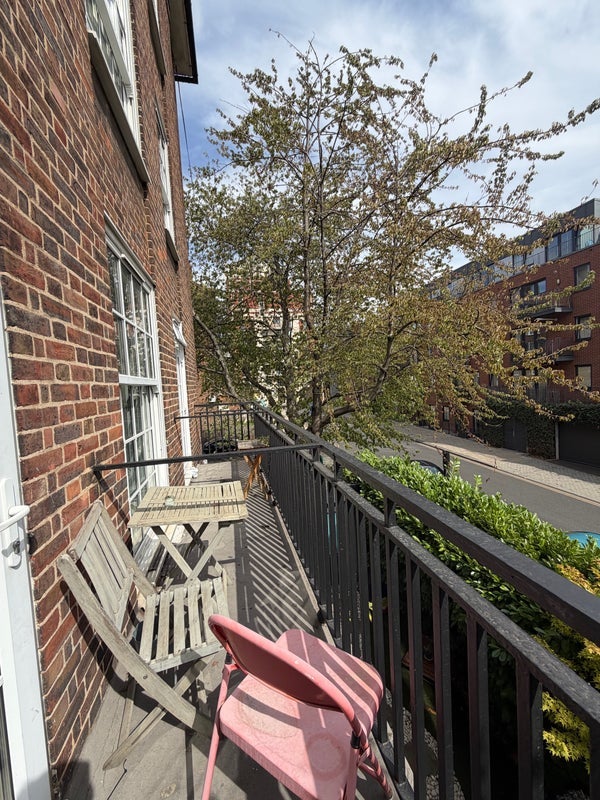 Room Ascalon Street in Greater London