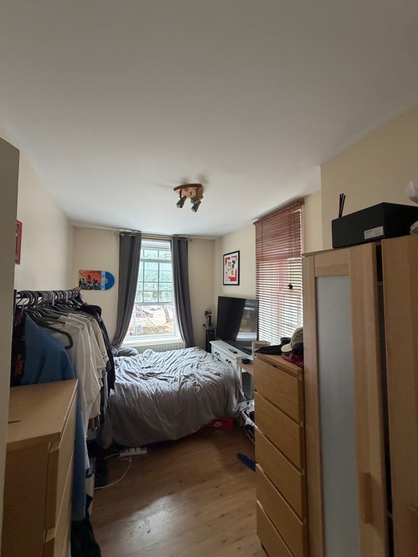 Room Ascalon Street in Greater London