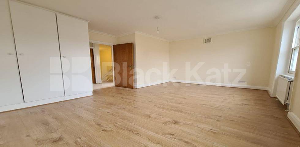 Flat Parkway in Greater London