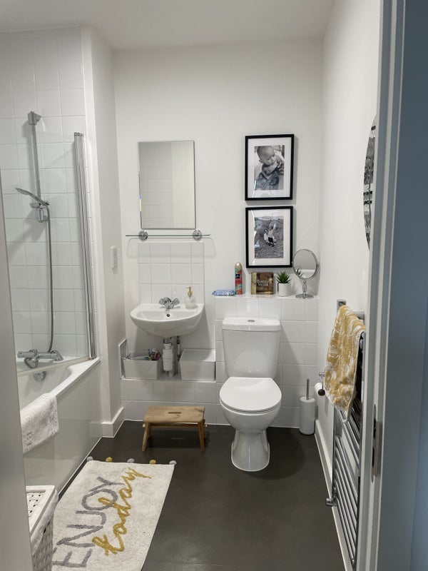 Room Benedict Road in Greater London