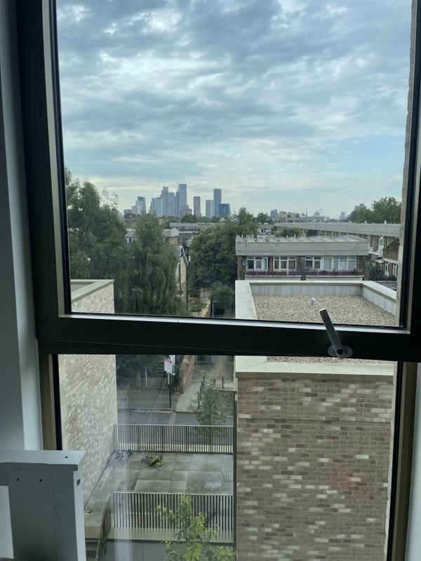 Room Benedict Road in Greater London