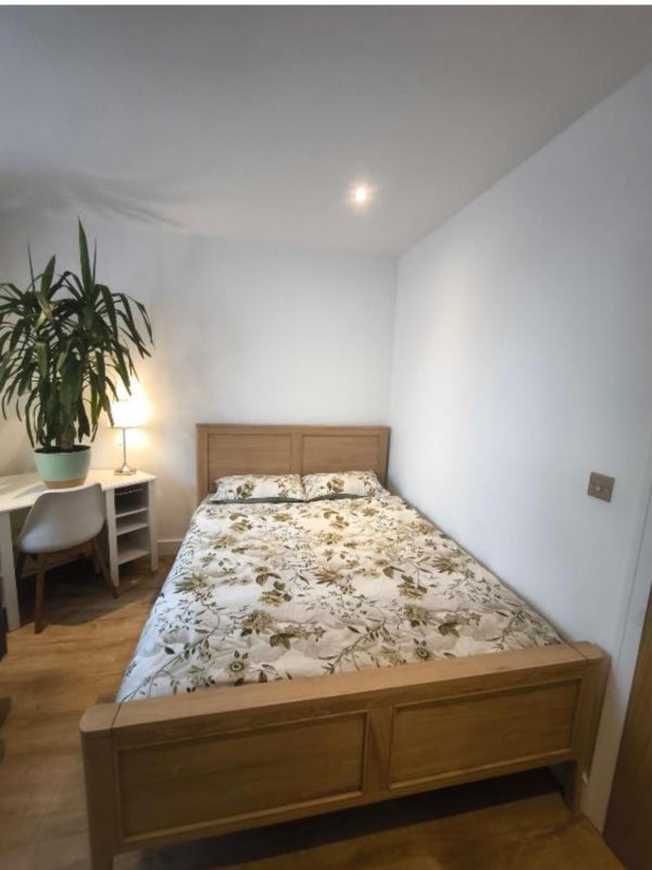 Room Denham Road in Greater London