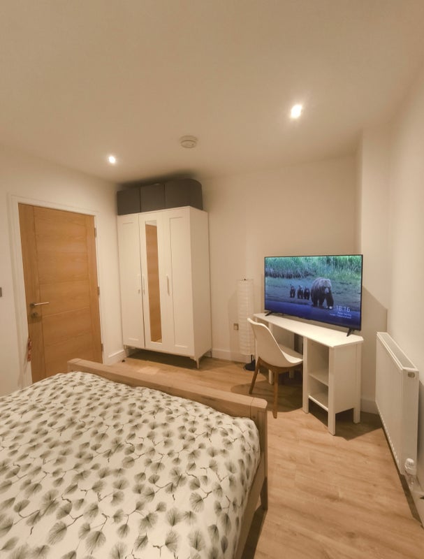 Room Denham Road in Greater London