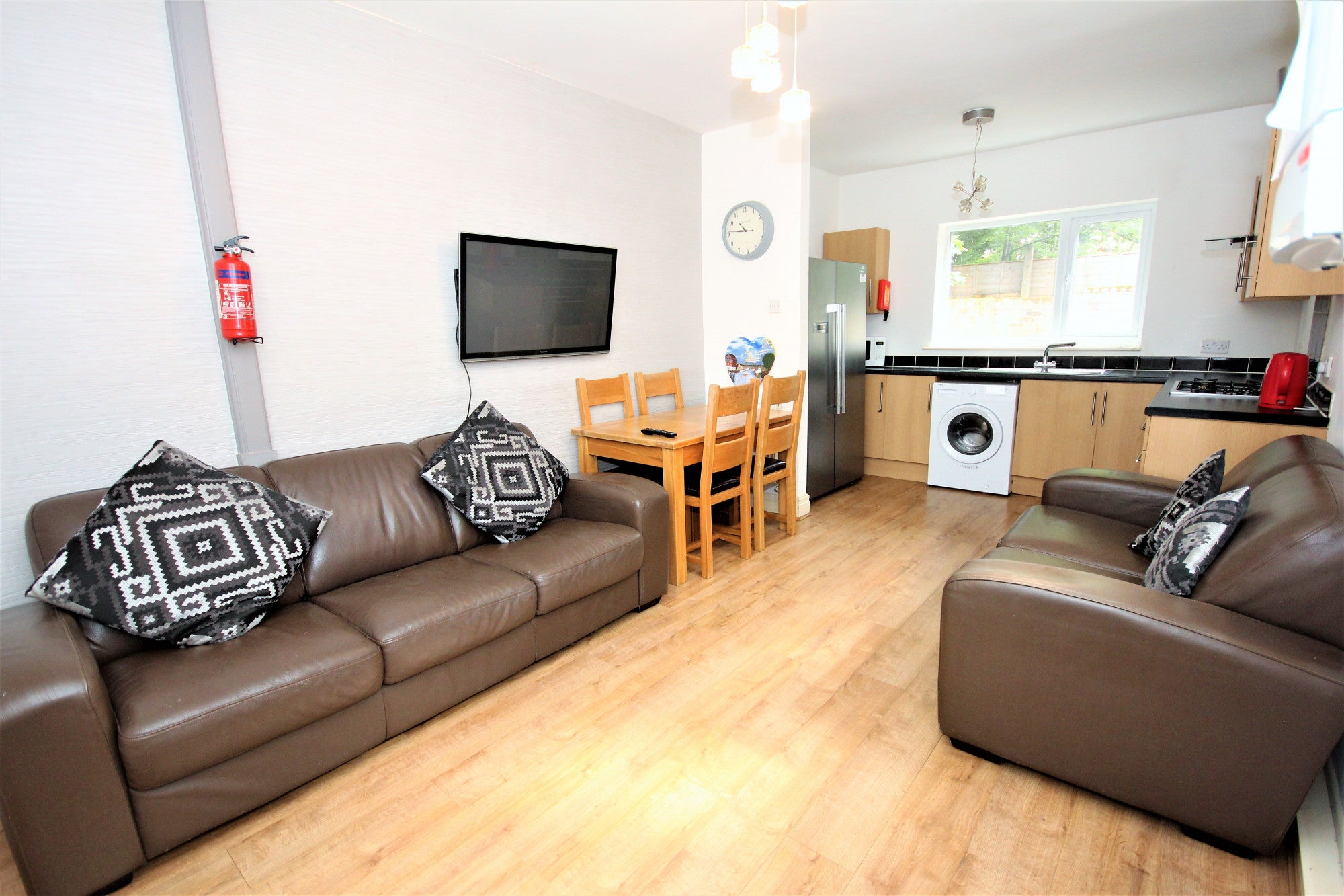 Room Brackenbury Road in Preston