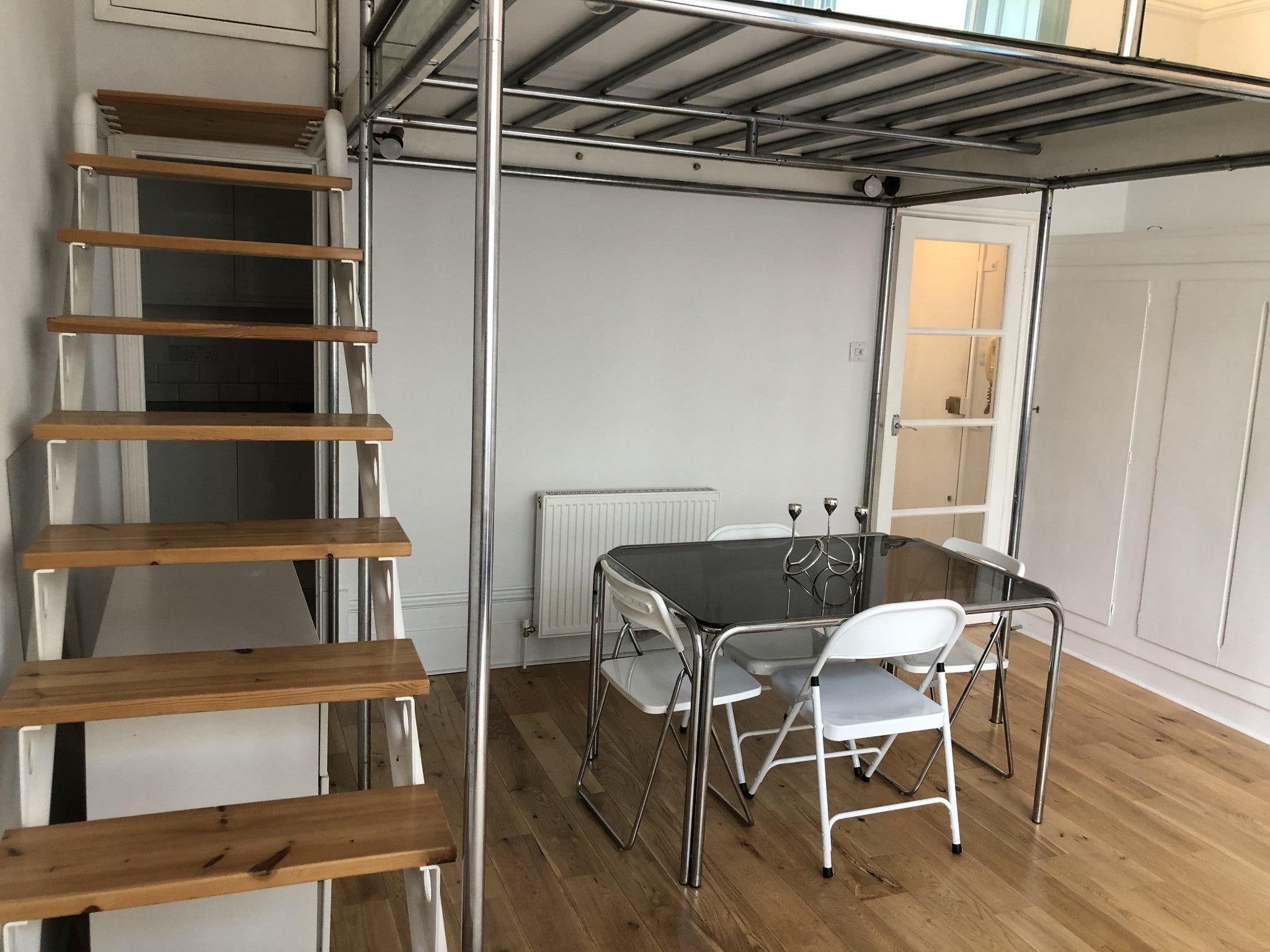 Flat Upper Addison Gardens in Greater London